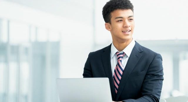 働きやすさで選ばれるメーカー最前線多様性と成長が光るホワイト職場の実態