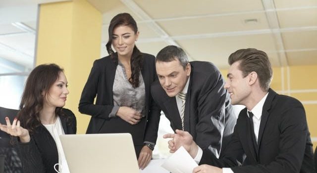 変わる社会とメーカー初任給ランキングから読み解く現代ものづくり現場の魅力